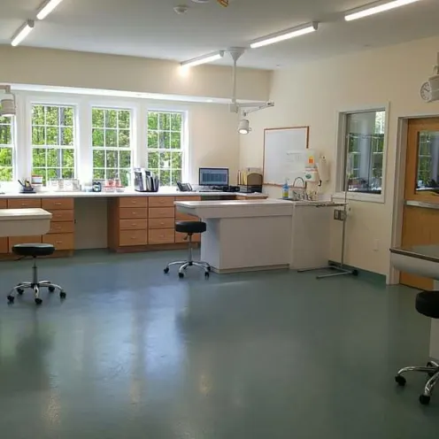 Wide shot of the exam room.